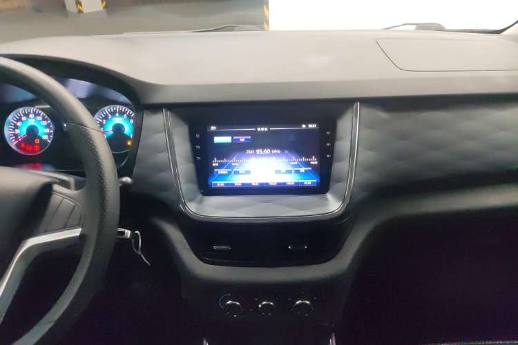 Used SRM Gold Hiace 2021 1.5L Passenger Vehicle Travel Lion 5-Seater
