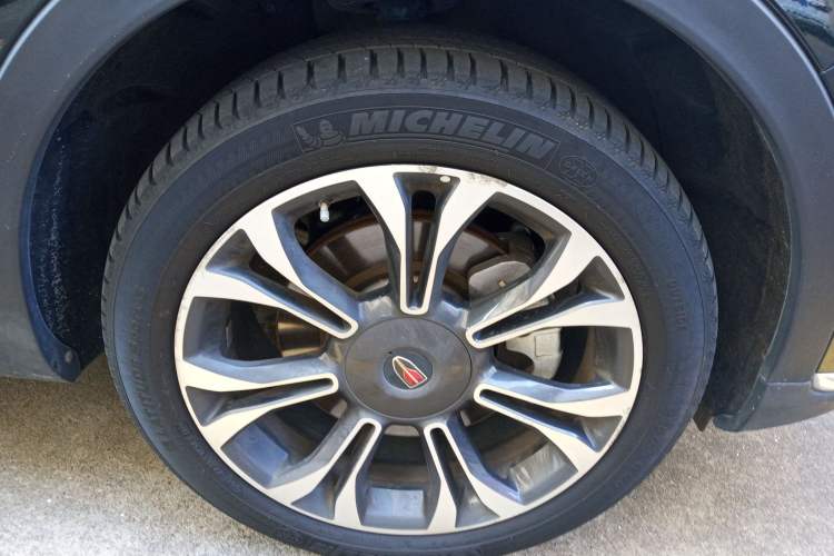 Used Hongqi HS5 2019 2.0T Smart Connect Flagship All-Wheel-Drive Version
