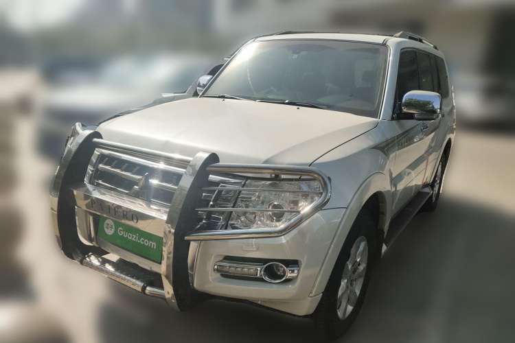 Used Mitsubishi Pajero 2015 3.0L Automatic Elite Overdrive Version China IV Standard