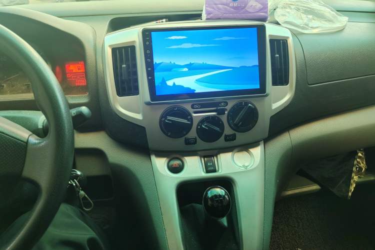 Used Nissan NV200 2012 1.6L 232 Seats Luxury Version
