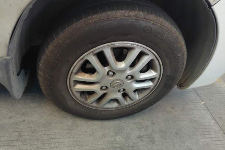 Used Nissan NV200 2012 1.6L 232 Seats Luxury Version
