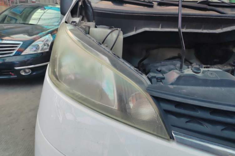 Used Nissan NV200 2012 1.6L 232 Seats Luxury Version
