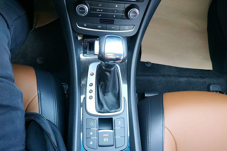 Used Roewe e550 2016 Deluxe Edition
