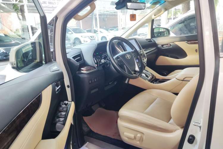 Used Toyota Alphard 2020 Dual-Engine 2.5L Luxury Edition