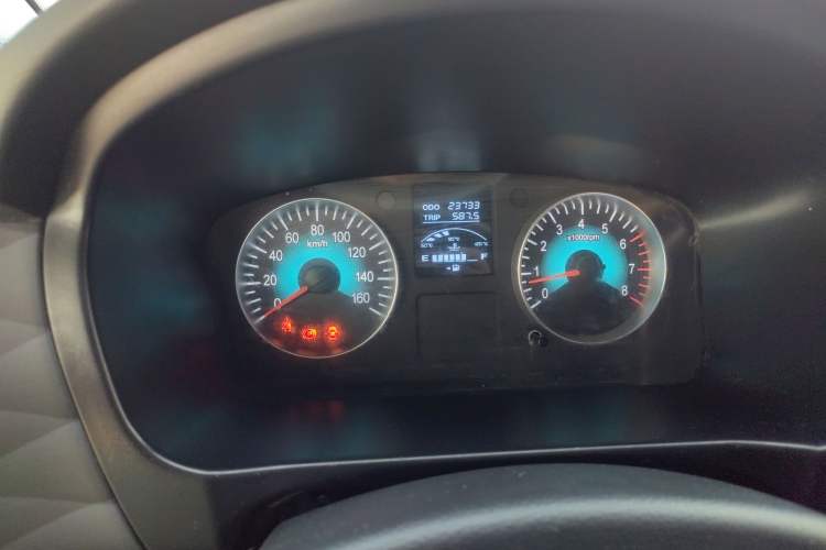 Used SRM Gold Hiace 2021 1.5L Passenger Van Engineering Lion Model Central Air Conditioning Version 9 Seats
