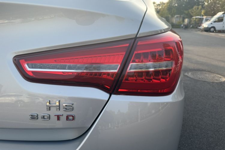 Used Hongqi H5 2019 30TD Smart Connect Dynamic Edition
