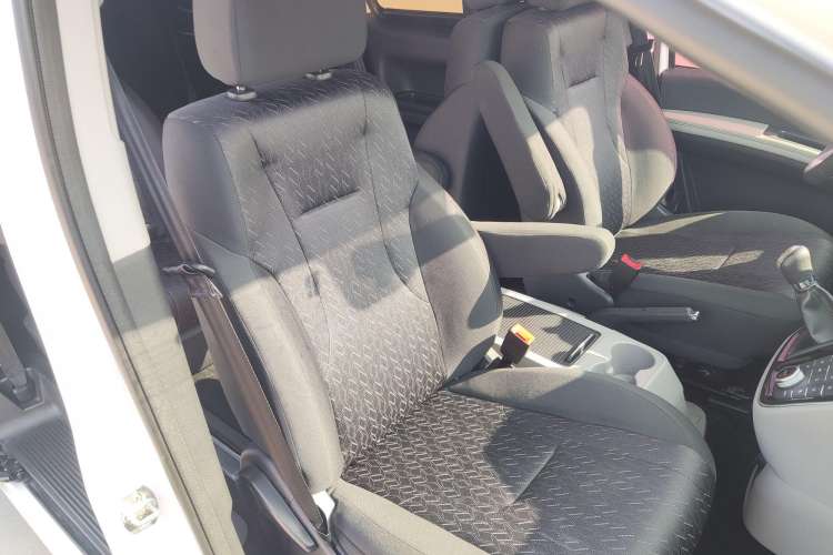 Used JAC M4 2016 2.0L Manual Luxury Version
