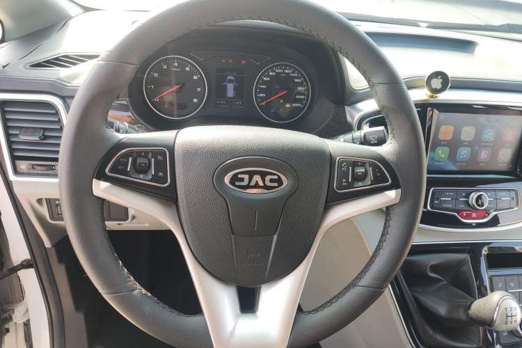 Used JAC M4 2016 2.0L Manual Luxury Version
