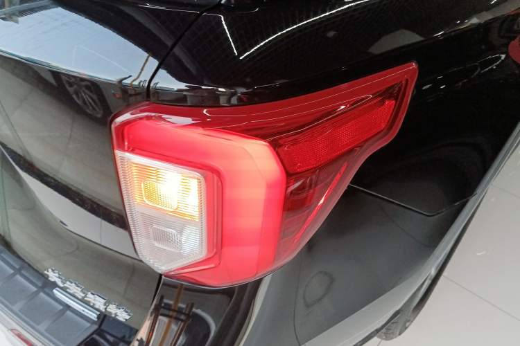 Used Ford Explorer 2020 EcoBoost 285 Rear-Drive Trend Edition 7-Seater
