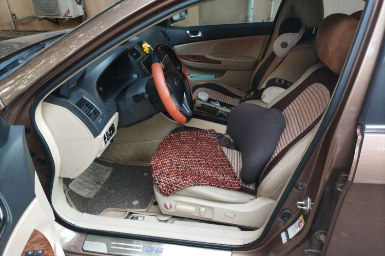 Used BYD G6 2012 1.5T Automatic Prestige Edition