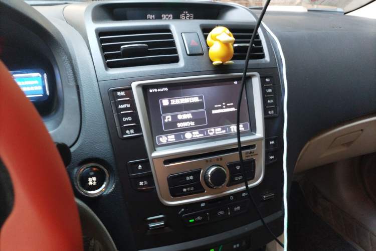 Used BYD G6 2012 1.5T Automatic Prestige Edition