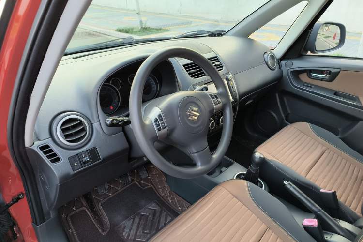 Used Suzuki SX4 2013 1.6L Manual CoolRide Model
