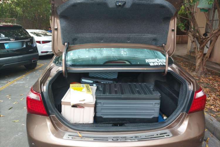 Used BYD G6 2012 1.5T Automatic Prestige Edition