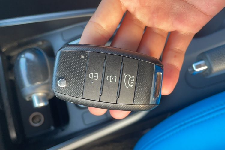 Used Kia Carens 2013 2.0L 7-Seater Automatic Standard Version China V Standard