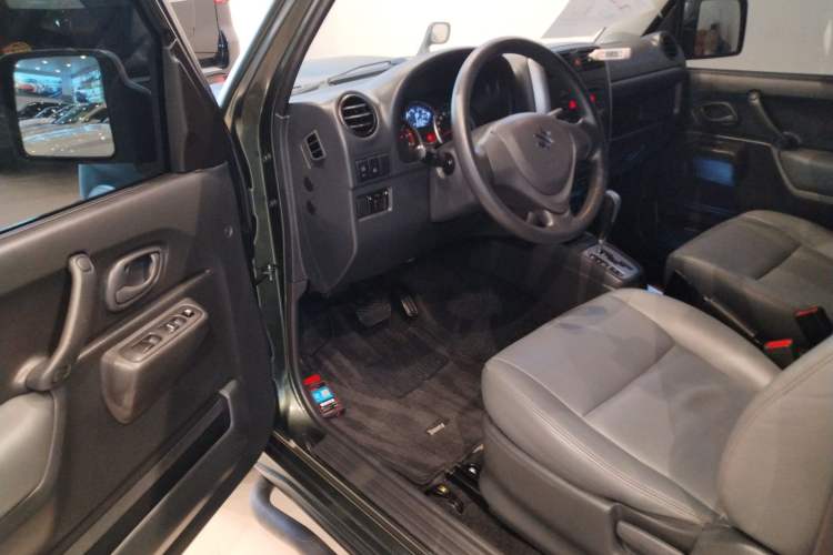 Used Suzuki Jimny 2015 1.3 AT JLX