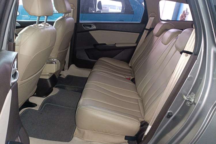 Used Baojun 310W 2017 1.5L Manual Comfort Version China V