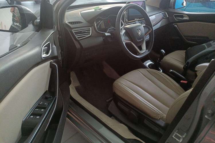 Used Baojun 310W 2017 1.5L Manual Comfort Version China V