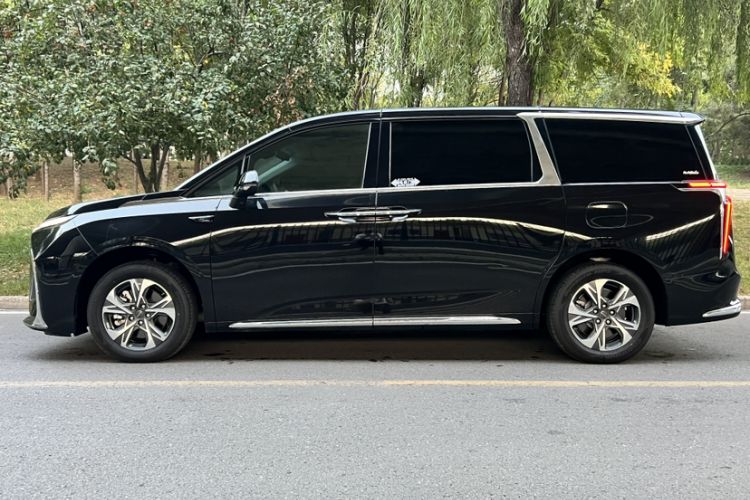 Used SAIC MAXUS G90 2022 2.0T Galaxy Seven-Seater Version