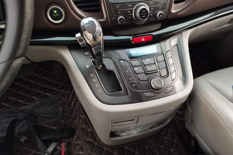 Used JAC Refine M5 2017 2.0T Gasoline Dual-Clutch Executive Version