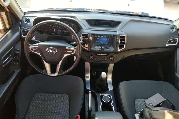 Used Leopaard Q6 2015 2.4L Manual 4x4 Excellence Edition
