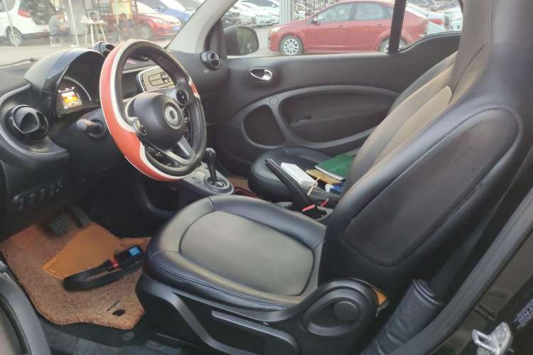 Used smart fortwo 2015 1.0L 52 kW Hardtop Passion Edition
