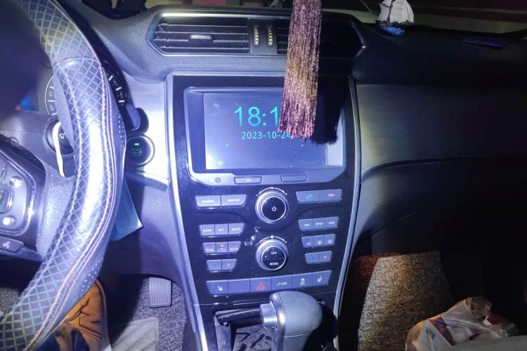 Used Haval H2 2017 Red-Label 1.5T Automatic Two-Wheel Drive Luxury Model