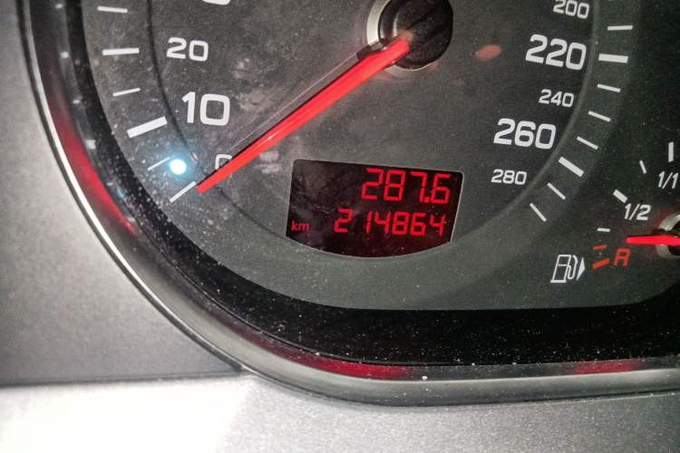 Used Audi A6L 2009 2.0 TFSI automatic standard version
