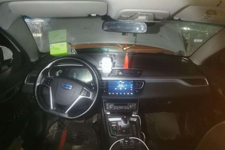 Used Geely Auto Emgrand New Energy 2018 EV450 Elite Model Center Console