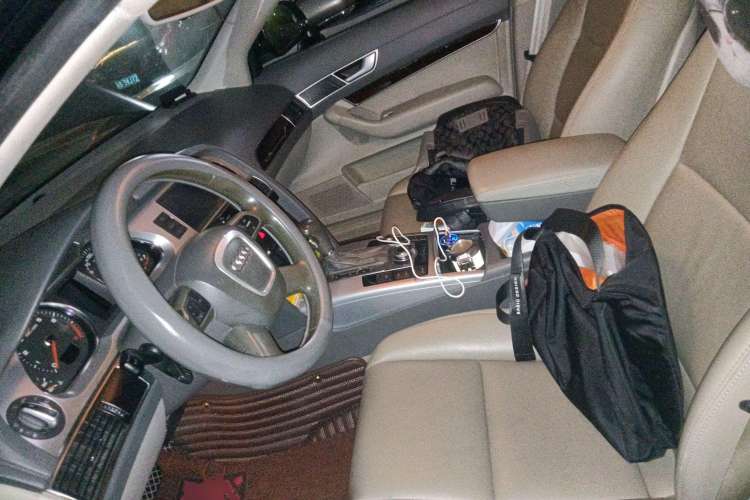 Used Audi A6L 2009 2.0 TFSI automatic standard version
