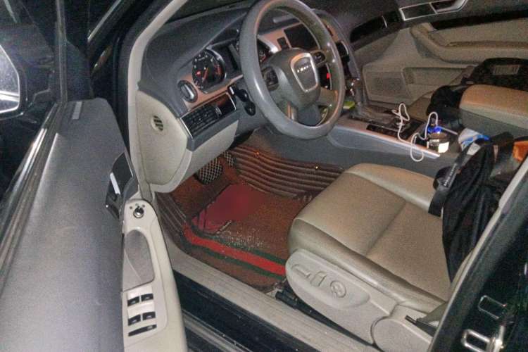 Used Audi A6L 2009 2.0 TFSI automatic standard version
