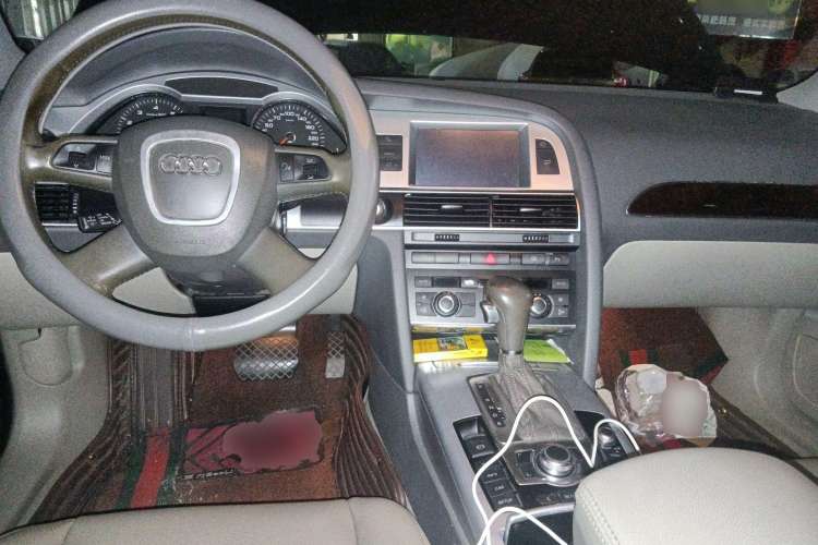 Used Audi A6L 2009 2.0 TFSI automatic standard version
