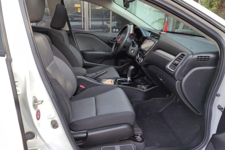 Used Honda Gienia 2017 1.5L CVT Comfort Version
