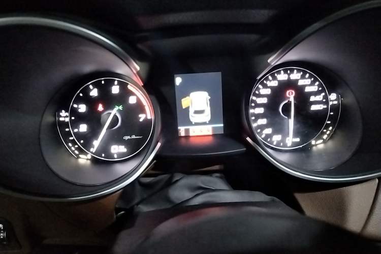 Used Alfa Romeo Stelvio 2017 2.0T 200HP Elite Edition Instrument Cluster