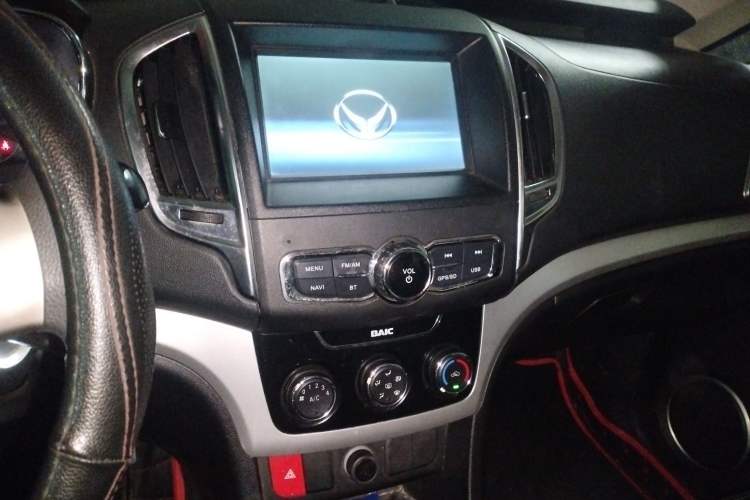 Used HYOSOW H3 2015 1.5L manual luxury version