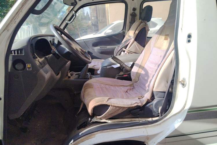 Used Jinbei Hiace 2014 2.0L Fifth-Generation Xiangyun Comfort Type 1 4G20C