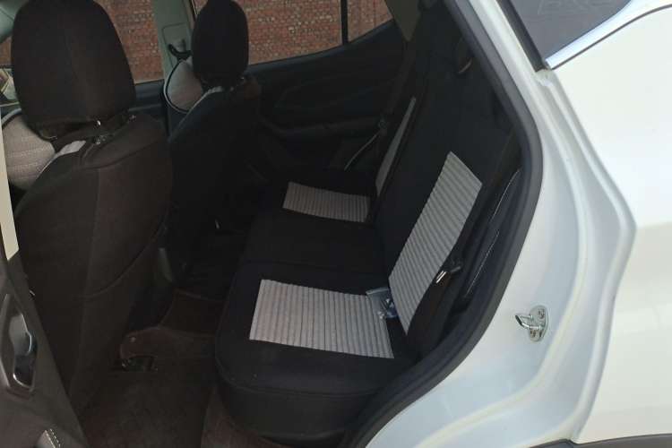 Used Soueast DX3 2019 1.5L Manual Luxury Model China VI Standard