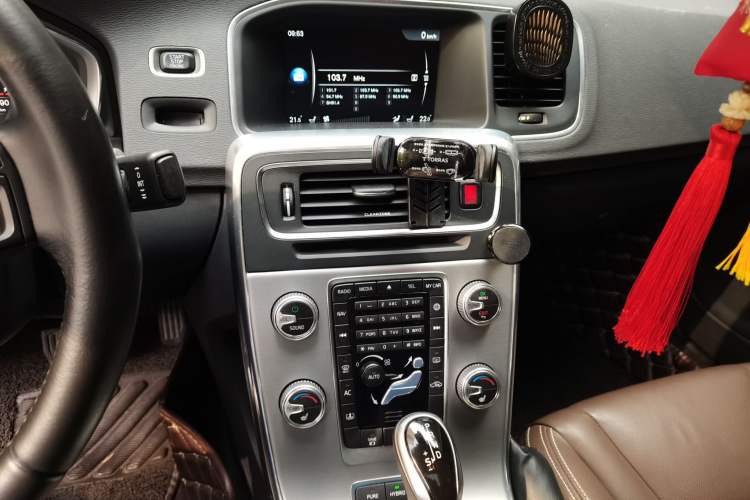 Used Volvo S60 New Energy 2015 S60L E-Drive Hybrid T6 Smart Drive Edition
