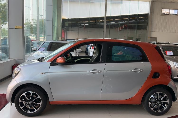 Used smart forfour 2016 1.0L 52 kW Passion Edition
