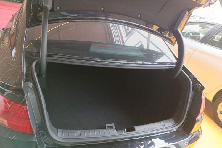 Used Geely Auto Emgrand GL 2018 1.8L DCT Elite Smart Connectivity Version