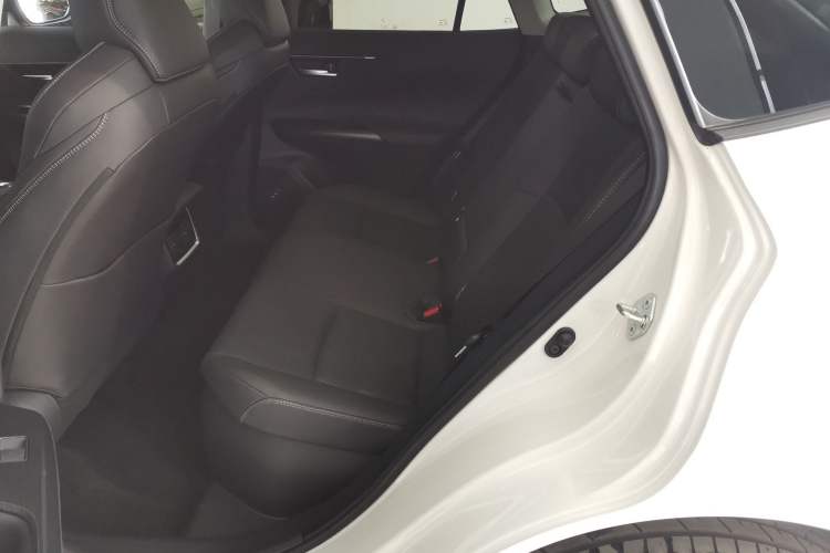 Used Toyota Venza 2022 Dual-Engine 2.5L CVT Four-Wheel Drive Supreme Edition
