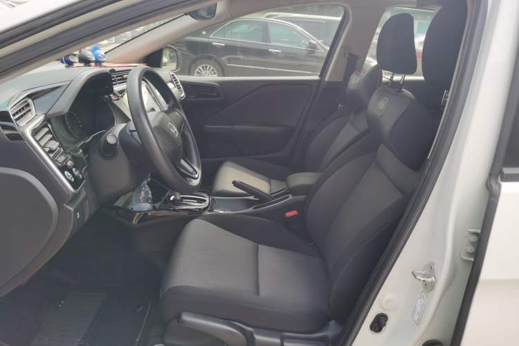 Used Honda Gienia 2017 1.5L CVT Comfort Version Left Front Seat