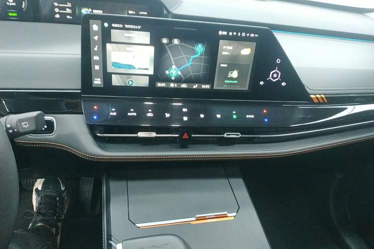 Used Changan UNI-K iDD 2022 Blue Whale iDD 130km 1.5T Prestige Model
