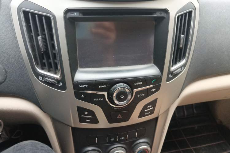 Used Haima S7 2013 2.0L Automatic ZhiShang Version
