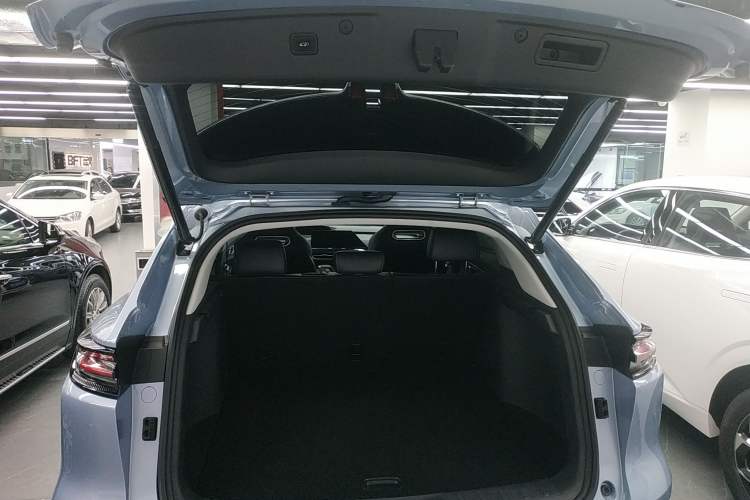 Used Changan UNI-K iDD 2022 Blue Whale iDD 130km 1.5T Prestige Model
