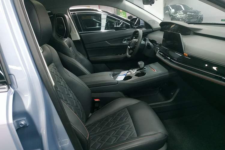 Used Changan UNI-K iDD 2022 Blue Whale iDD 130km 1.5T Prestige Model
