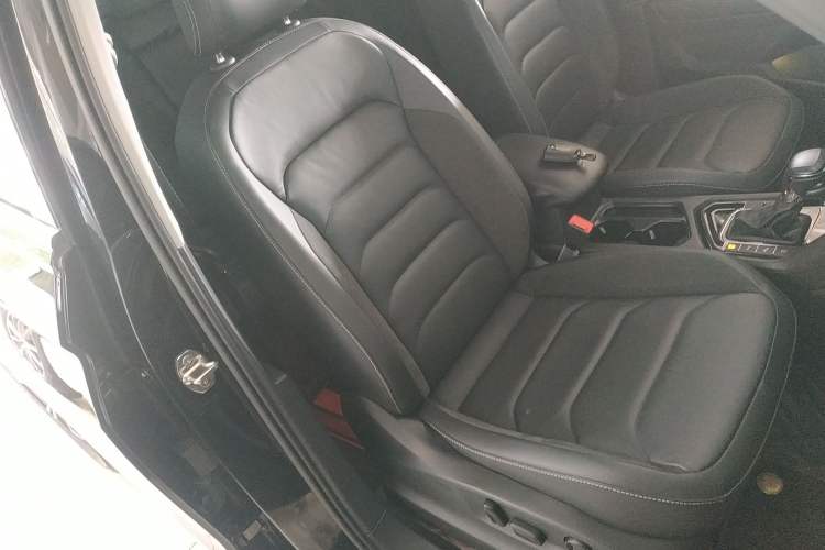 Used Volkswagen Tiguan L 2020 330TSI Automatic Two-Wheel Drive Smart Luxury Edition China VI Standard