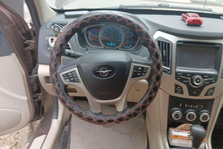 Used Haima S7 2013 2.0L Automatic ZhiShang Version
