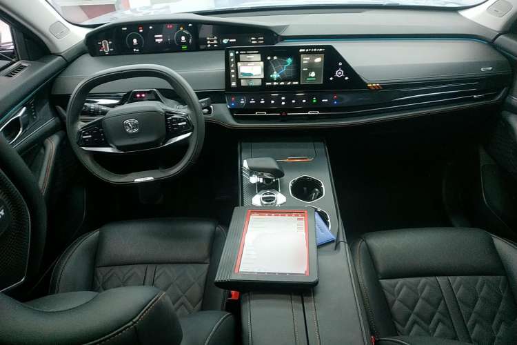 Used Changan UNI-K iDD 2022 Blue Whale iDD 130km 1.5T Prestige Model
