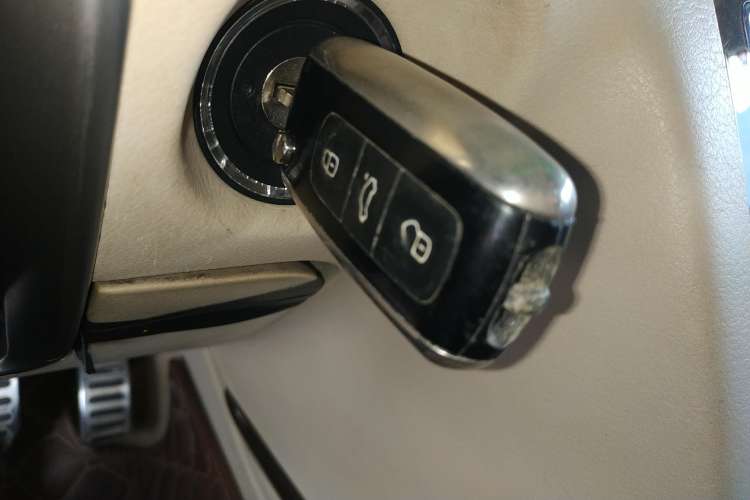 Used Volkswagen Phaeton 2012 3.6L Deluxe Custom Edition
