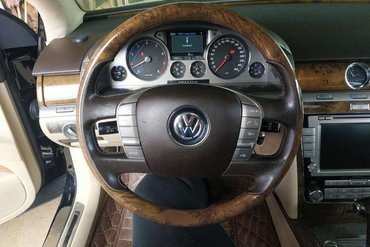 Used Volkswagen Phaeton 2012 3.6L Deluxe Custom Edition
